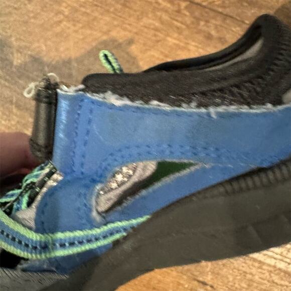 OshKosh B'gosh Toddler 11 Washable Sandals Hook & Loop Gorpcore FLAWS READ - Picture 5 of 7